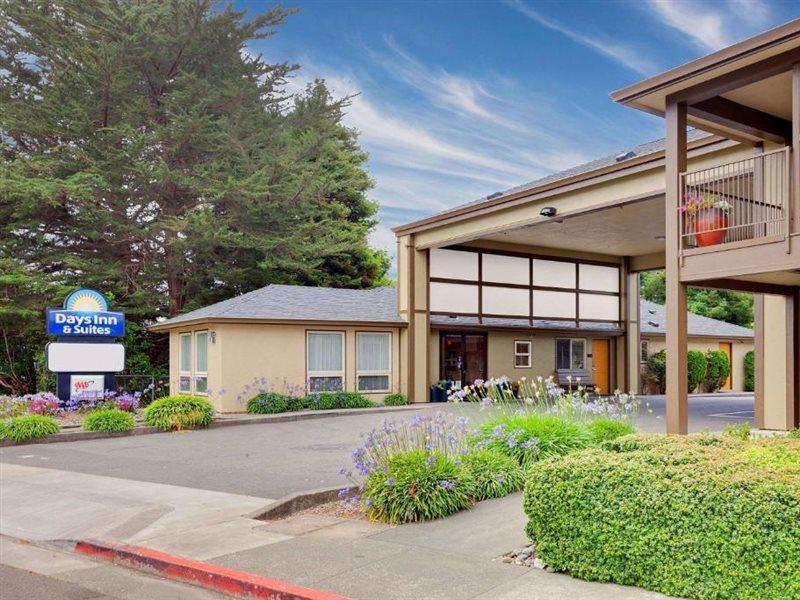 Days Inn & Suites By Wyndham Arcata Exterior photo