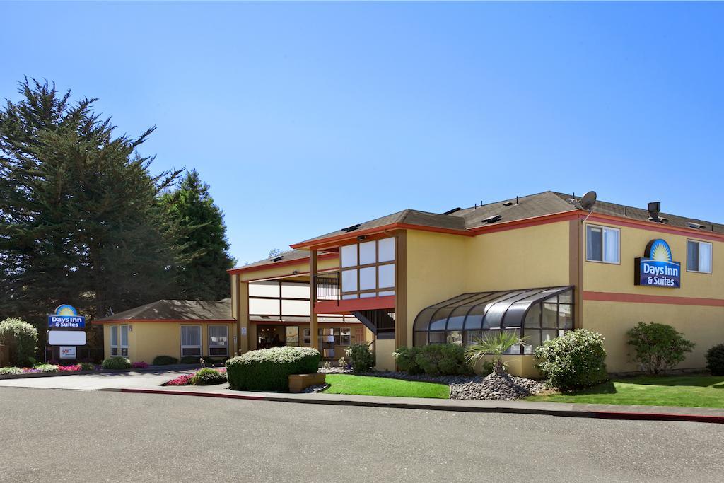 Days Inn & Suites By Wyndham Arcata Exterior photo